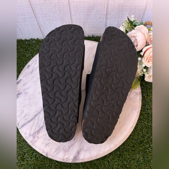 BIRKENSTOCK Arizona Big Buckle Nubuk Leather
Color: Black women Sz 40 US 9-95 - Picture 16 of 16